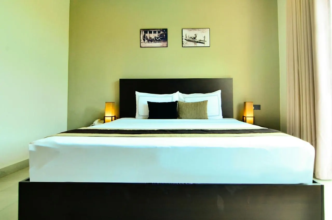 *** Hotel Pine Hill Residence Kandy Sri Lanka
